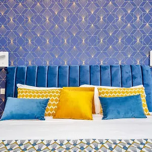 Art Deco' - Sleepwithme - Free Parking - Free Breakfast - Very Friendly Staff Apartment